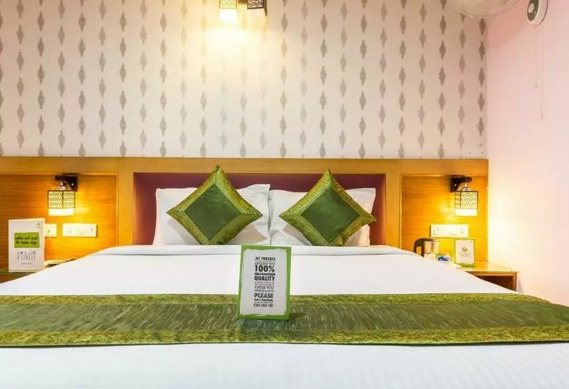 デラックスルーム, Treebo Akshaya Lalbagh Inn