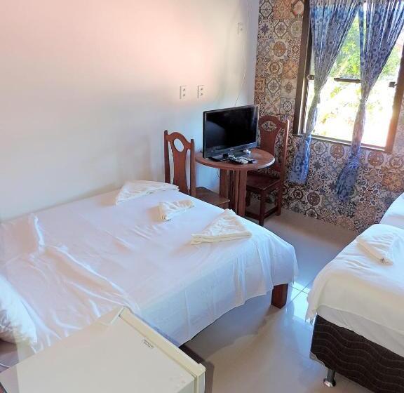 Quarto Quádruplo Estandar, Amendoeira Hotel Da Vila