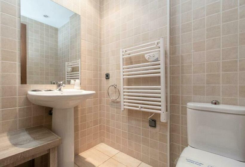 דירת חדר, Apartamentos Araco 3000