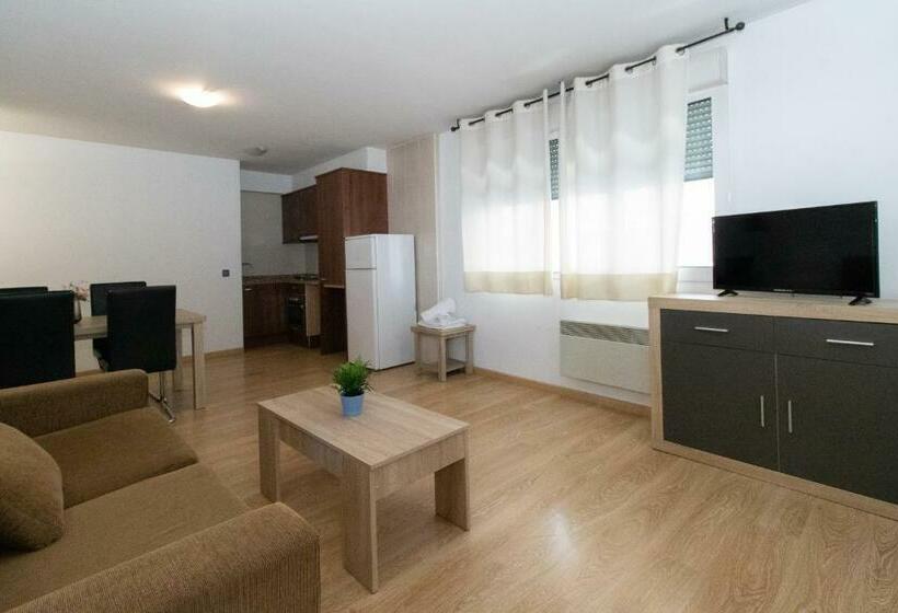 דירת חדר, Apartamentos Araco 3000
