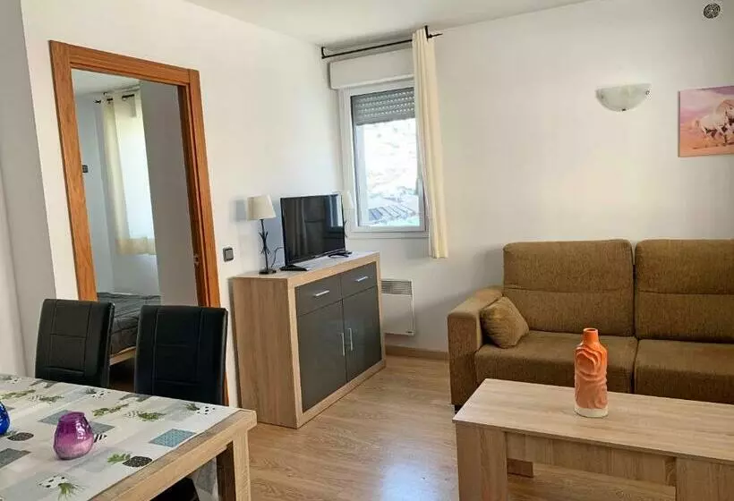 آپارتمان 1 خوابه, Apartamentos Araco 3000