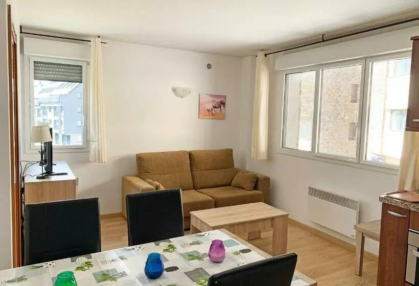 آپارتمان 1 خوابه, Apartamentos Araco 3000