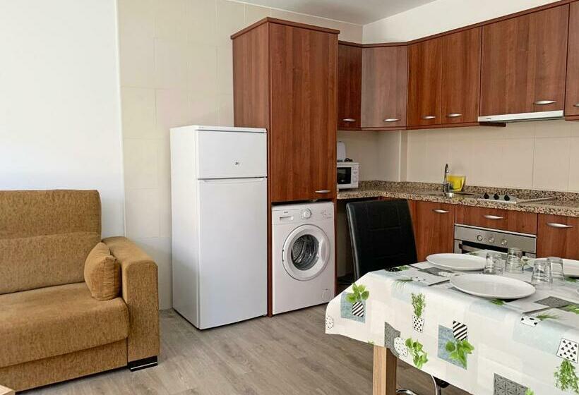 דירת חדר, Apartamentos Araco 3000