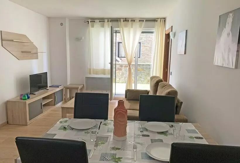 آپارتمان 1 خوابه, Apartamentos Araco 3000