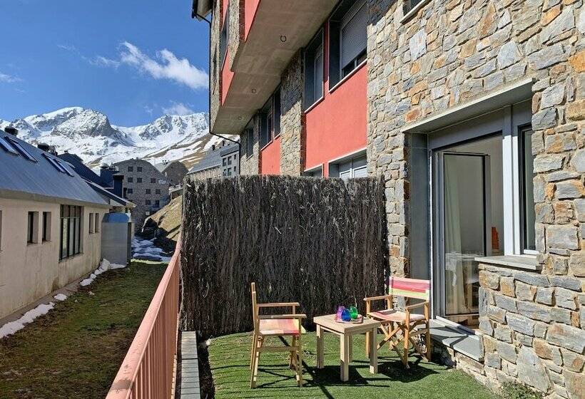 דירת חדר, Apartamentos Araco 3000