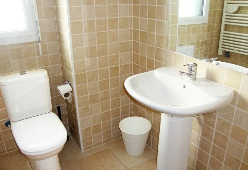 דירת חדר, Apartamentos Araco 3000