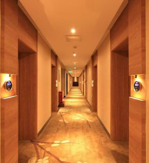 اتاق استاندارد, Capital Airport International Hotel