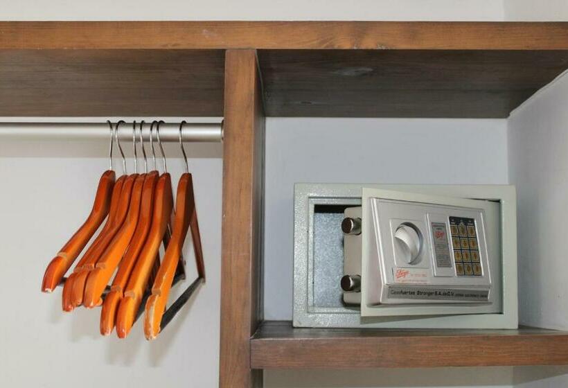 Standard Room King Size Bed, 52 Playa Del Carmen