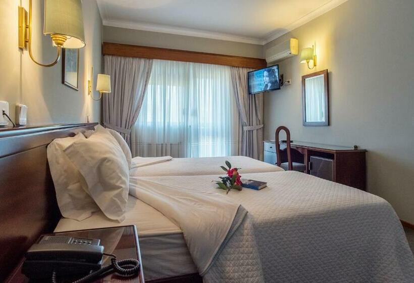 غرفة قياسية مطلّة علي حمام السباحة, Boavista Ii