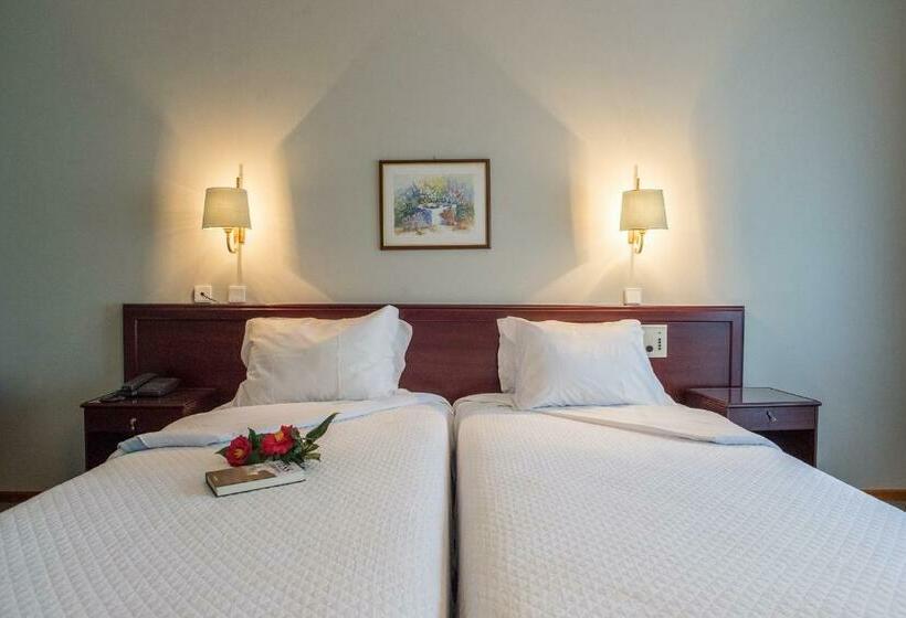 غرفة قياسية مطلّة علي حمام السباحة, Boavista Ii