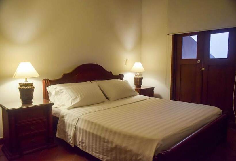 Люкс, Colina De San Antonio