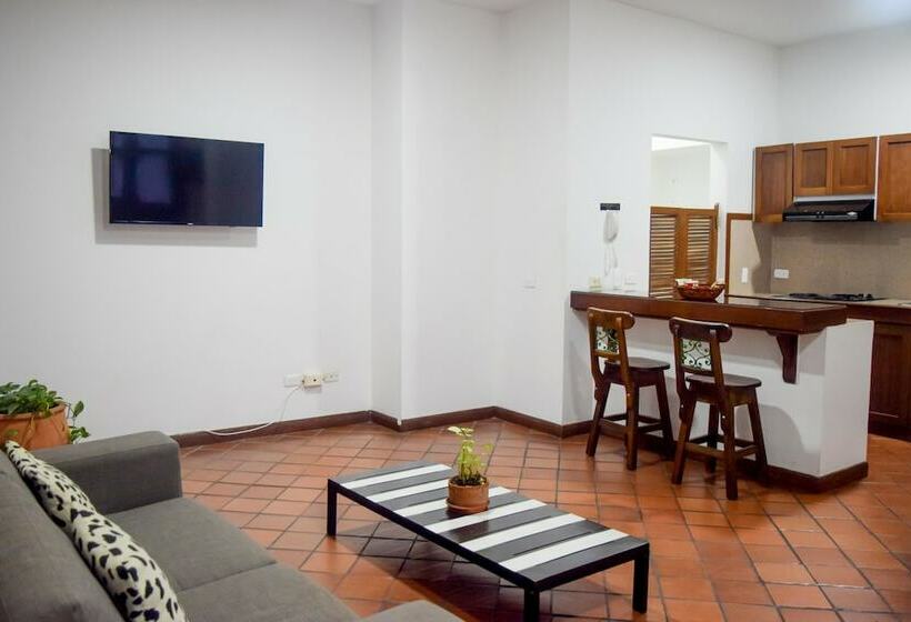 Люкс, Colina De San Antonio