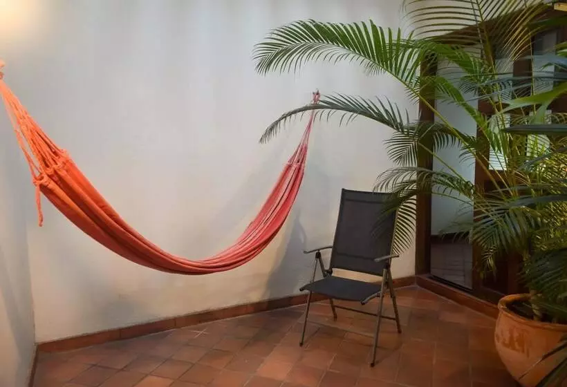 スイート, Colina De San Antonio