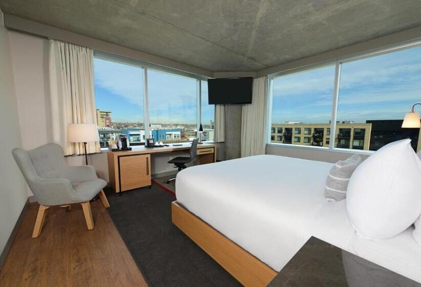 اتاق استاندارد با تخت بزرگ, Indigo Denver Downtown Union Station, An Ihg