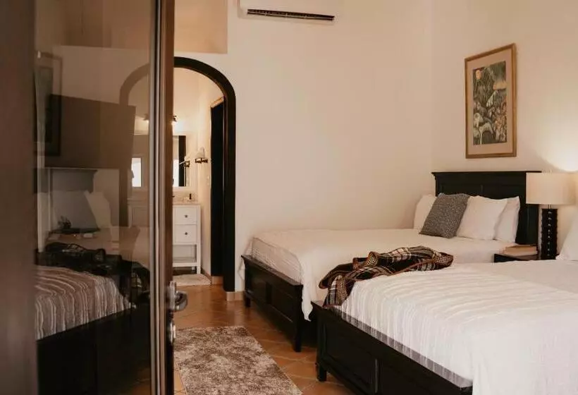 سوئیت 2 خوابه, La Marina Inn