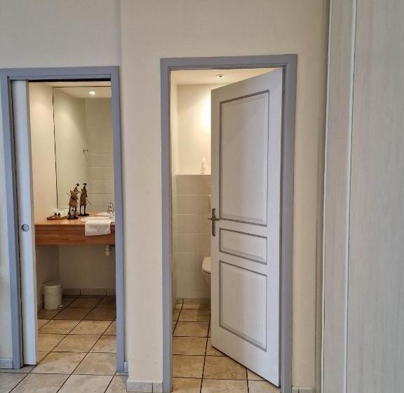 اتاق راحتی, Le Relais Du Vivarais