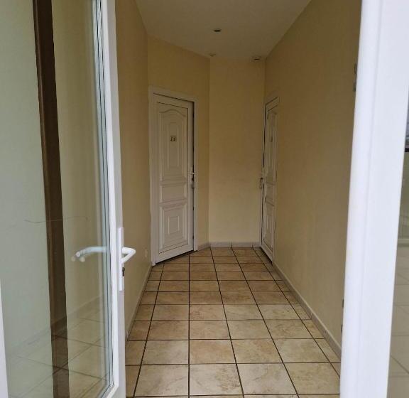 اتاق راحتی, Le Relais Du Vivarais