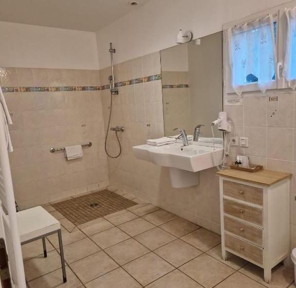 اتاق سوپریور, Le Relais Du Vivarais