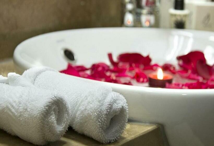 آپارتمان لوکس 1 خوابه, Mughal Suites