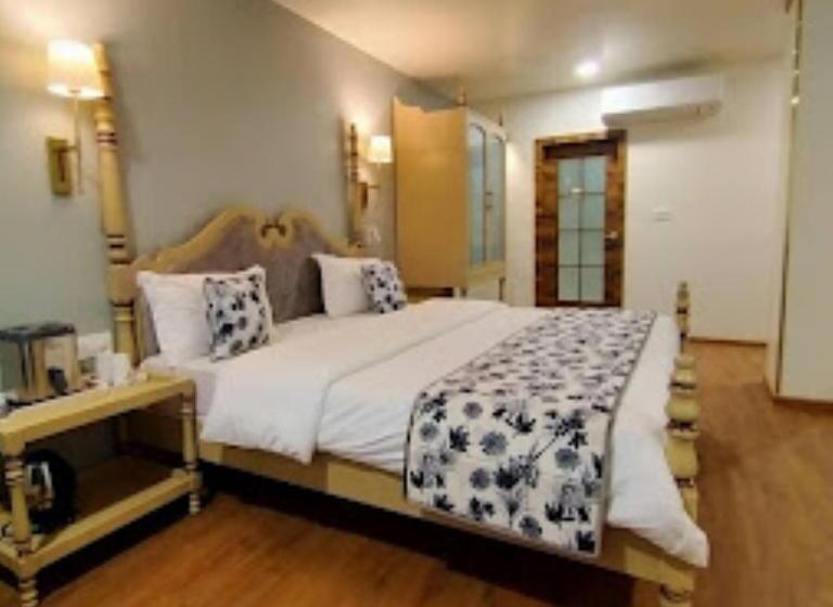 اتاق لوکس, Pandav,pachmarhi