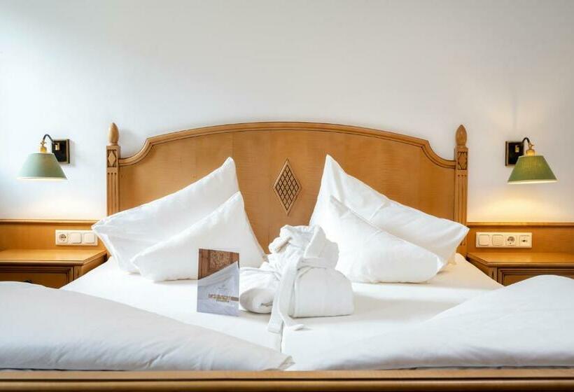 小型套房, Postschlössl