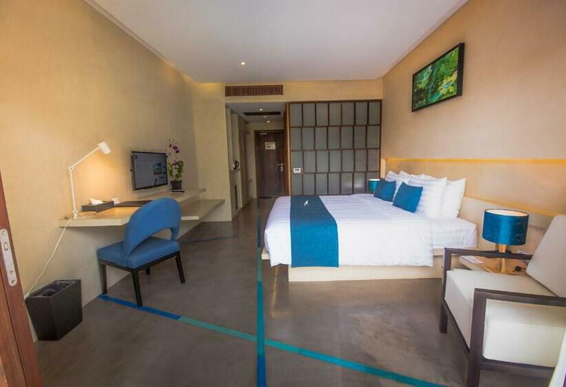 带泳池观景的豪华房, Sakmut Boutique