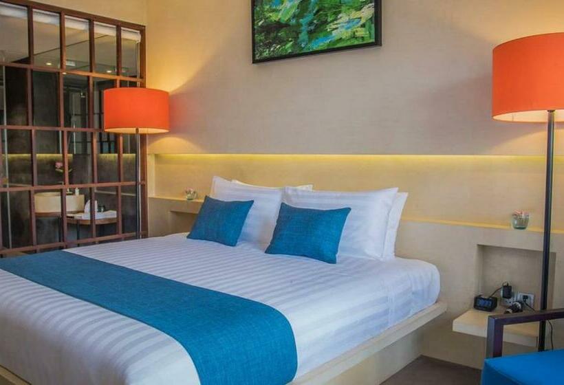 带泳池观景的豪华房, Sakmut Boutique