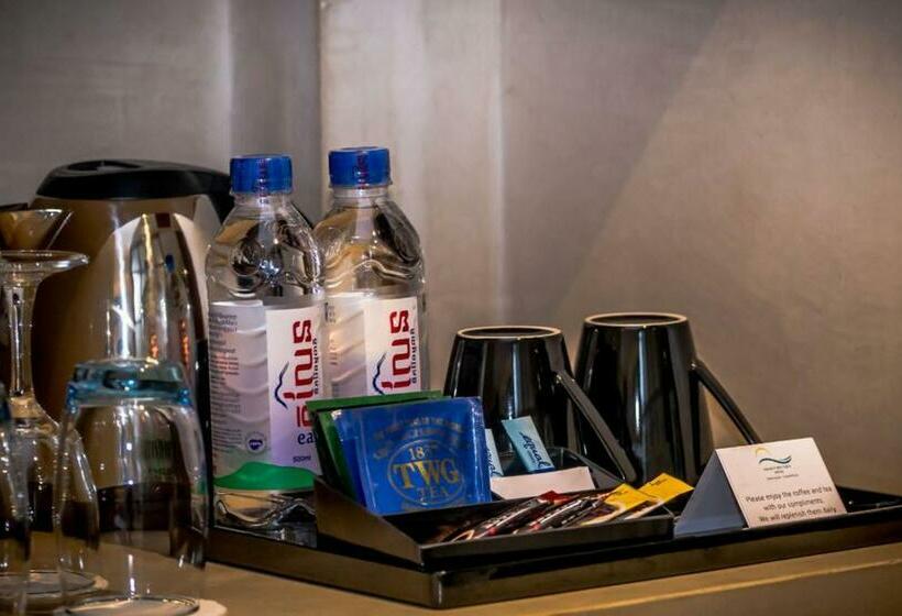 带泳池观景的豪华房, Sakmut Boutique