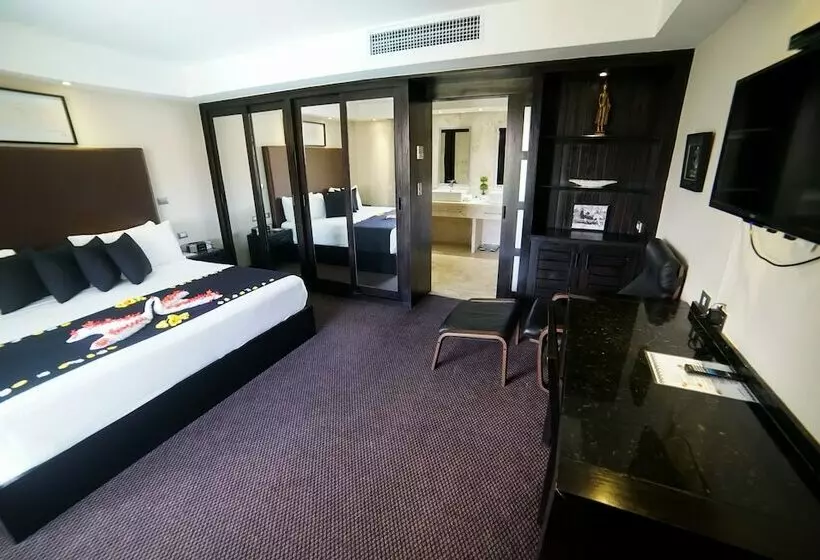 سوئیت پرزیدنت, Savoy Hotel Boutique