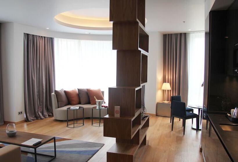 آپارتمان لوکس 1 خوابه, The Key Beirut