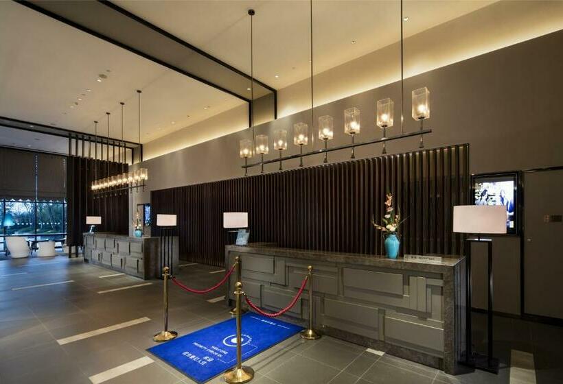 キングサイズベッドのデラックスルーム, Novotel Hefei Sunac