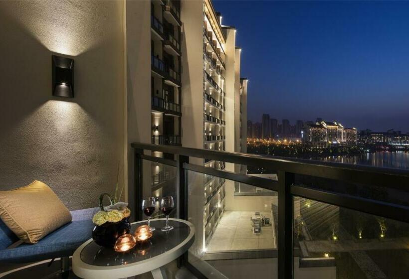 キングサイズベッドのデラックススイート, Novotel Hefei Sunac