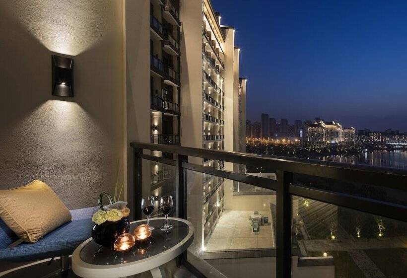 Quarto Deluxe Vista Lago, Novotel Hefei Sunac