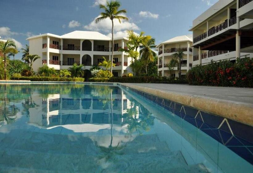 سوییت جونیور, Savoy Hotel Boutique