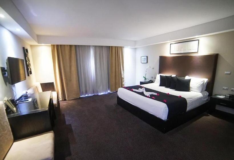 سوییت جونیور, Savoy Hotel Boutique