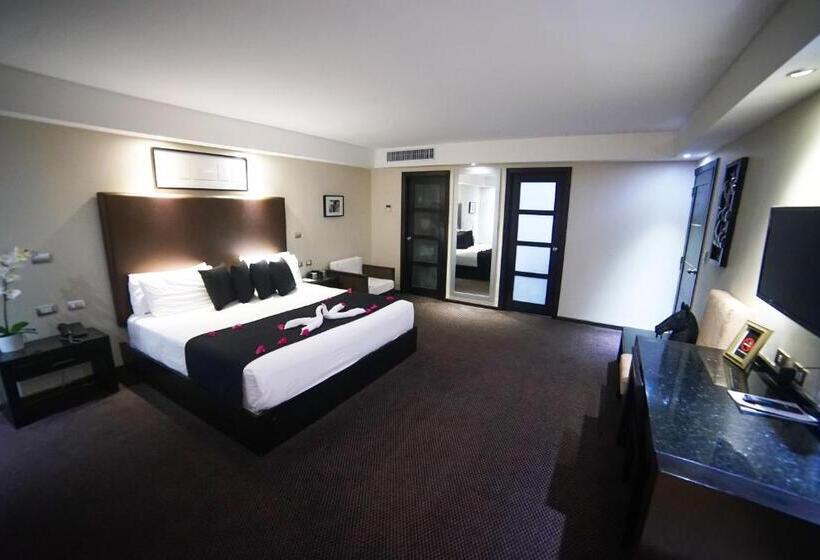 سوییت جونیور, Savoy Hotel Boutique