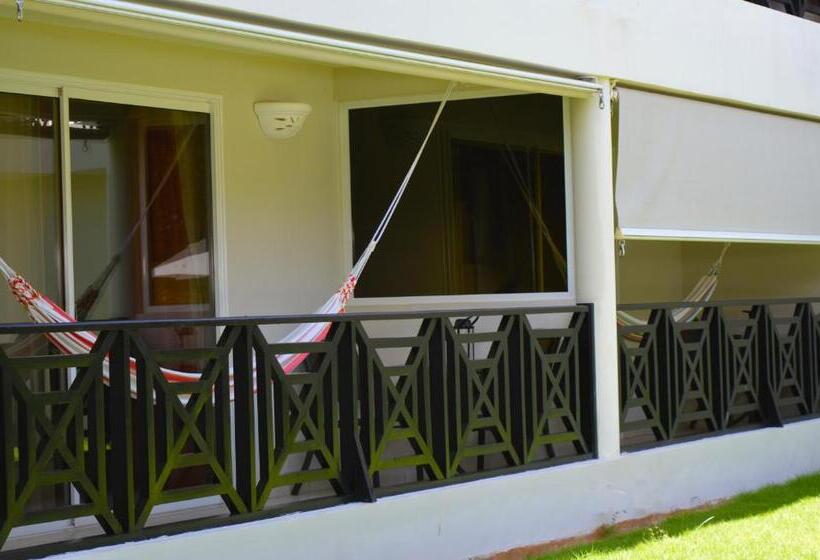 سوییت جونیور, Savoy Hotel Boutique