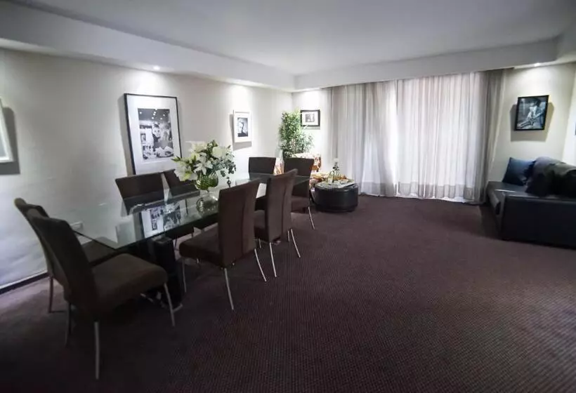 سوئیت پرزیدنت, Savoy Hotel Boutique