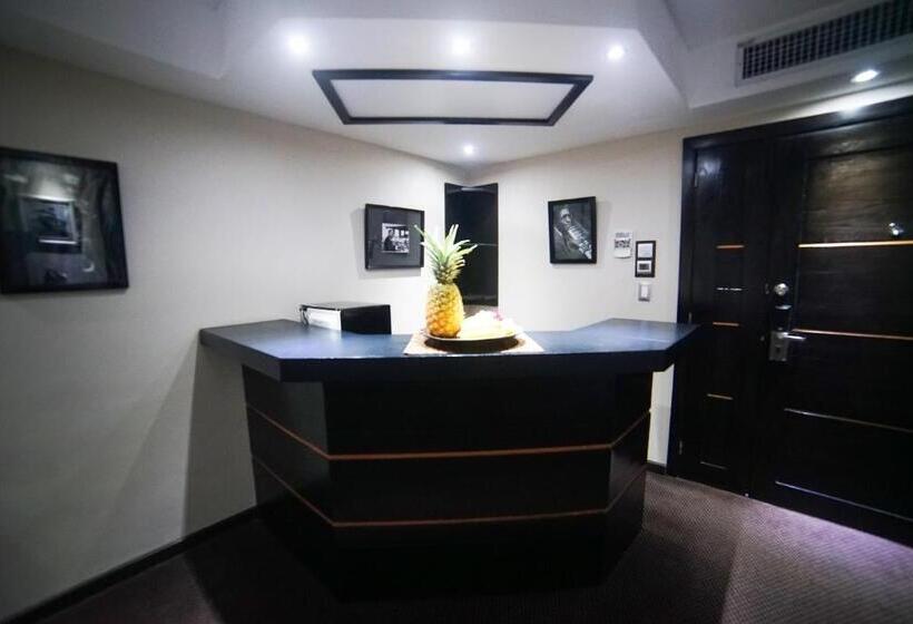 سوئیت پرزیدنت, Savoy Hotel Boutique