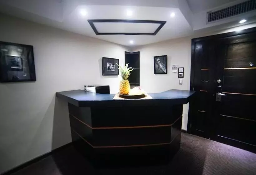 سوئیت پرزیدنت, Savoy Hotel Boutique
