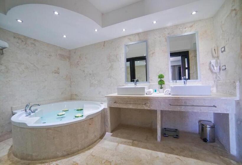 سوئیت پرزیدنت, Savoy Hotel Boutique