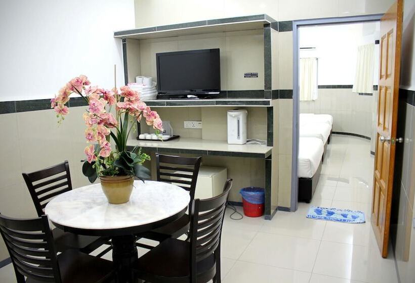 חדר משפחתי, Burmahtel   Hostel