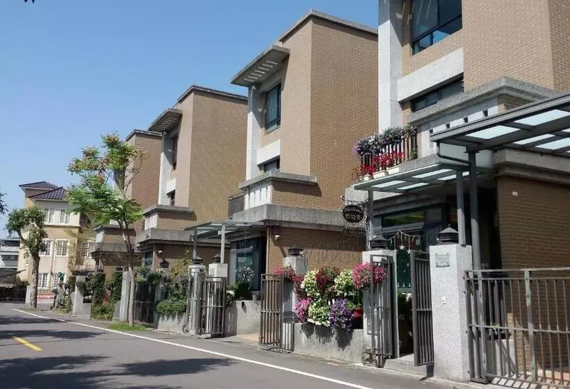 سوییت خانوادگی, Bestime B&b
