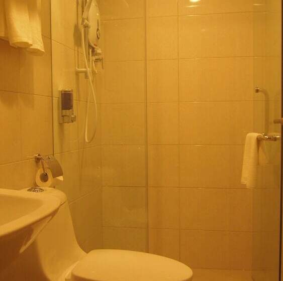 Семейный Номер, 118 Hotel Macalister
