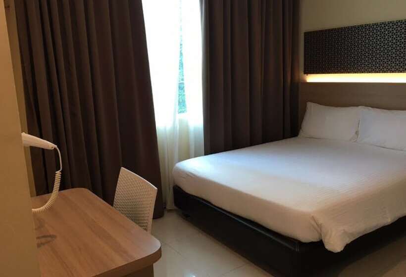 חדר משפחתי, 118 Hotel Macalister