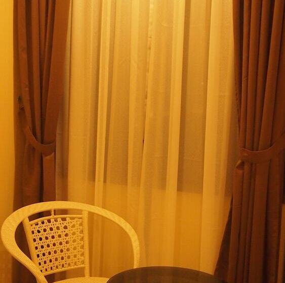 חדר משפחתי, 118 Hotel Macalister