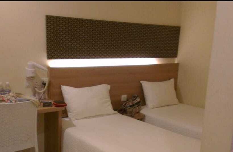 חדר משפחתי, 118 Hotel Macalister