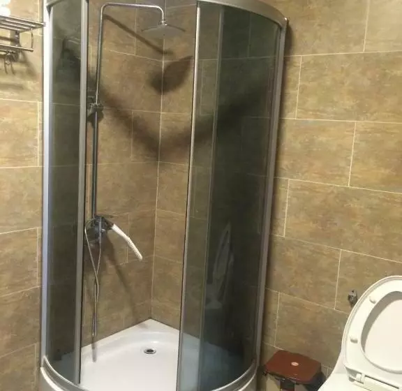 اتاق استاندارد سه نفره, Chio Hotel And Apartment