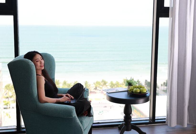 سوییت جونیور با چشمانداز دریا, Cicilia Hotels & Spa Danang Powered By Aston