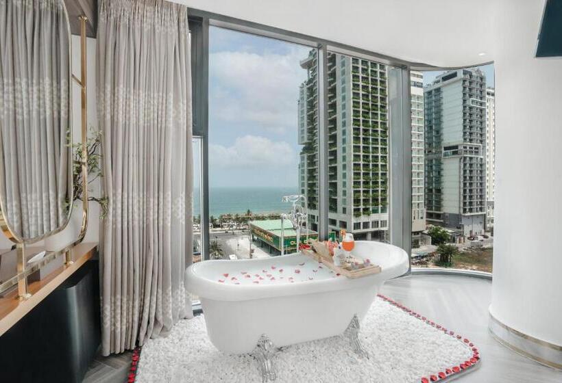 سوییت جونیور با چشمانداز دریا, Cicilia Hotels & Spa Danang Powered By Aston